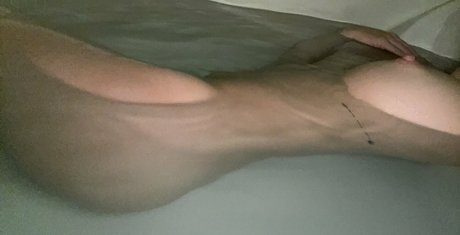 ポーグエボニーオンリーファンズ xxx 写真