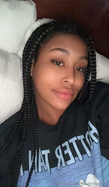 熟女クーガーオンリーファンズ ポルノ 写真