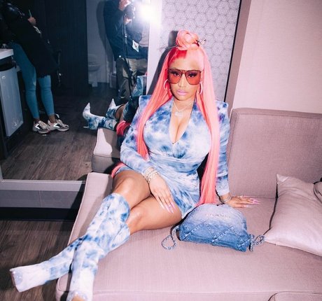 巨乳の黒人女性オンリーファンズ 無料ポルノ 画像