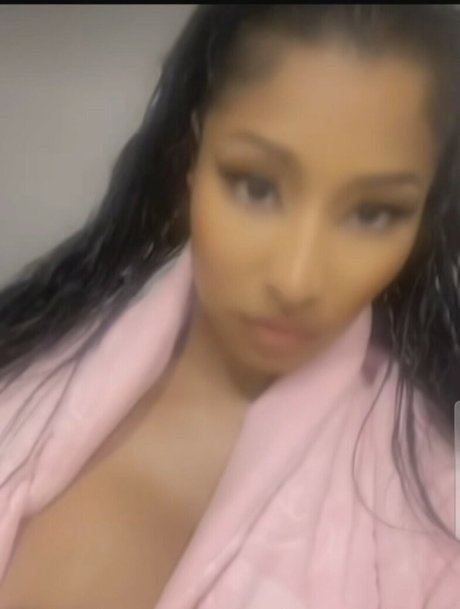 巨乳の熟女オンリーファンズ ポルノ アーカイブ