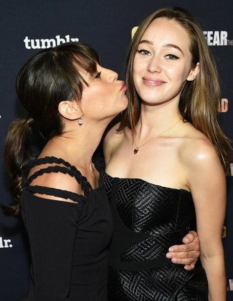 巨乳ブルネットオンリーファンズ ホットxxx 画像