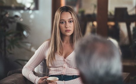 ストリップショー オンリーファンズ 無料裸 画像