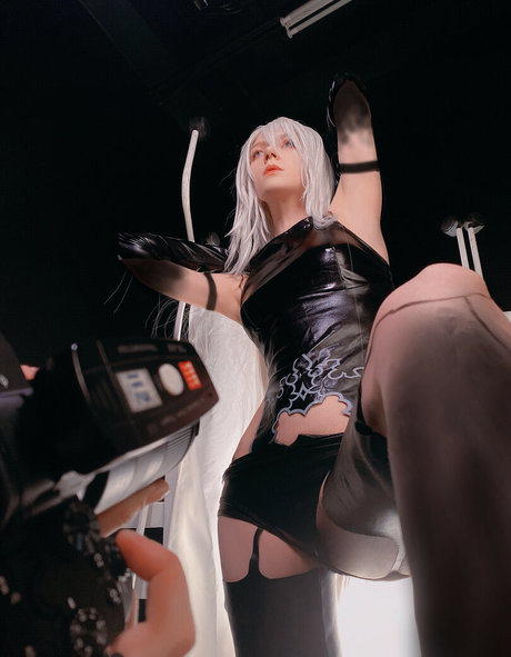 曲線美のクーガーOnlyFans セクシーヌード 画像