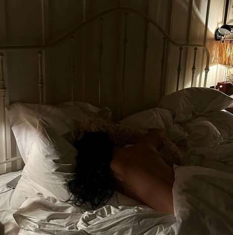 セクシーなドレスOnlyFans 無料ヌード 画像