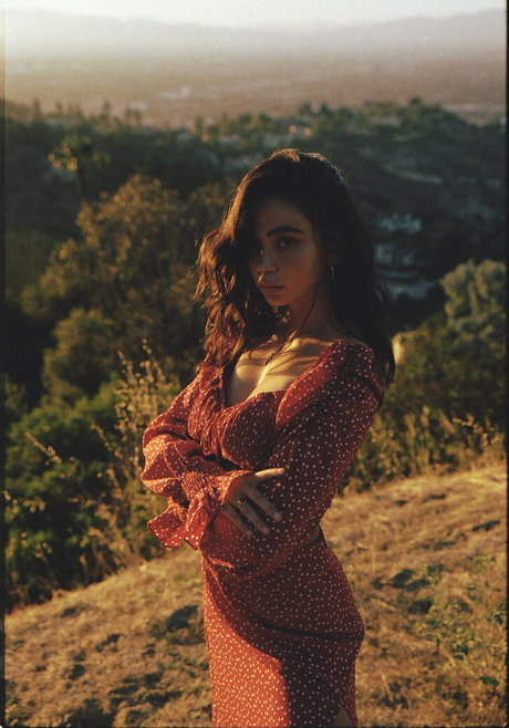 ロールプレイオンリーファン セクシー裸 画像