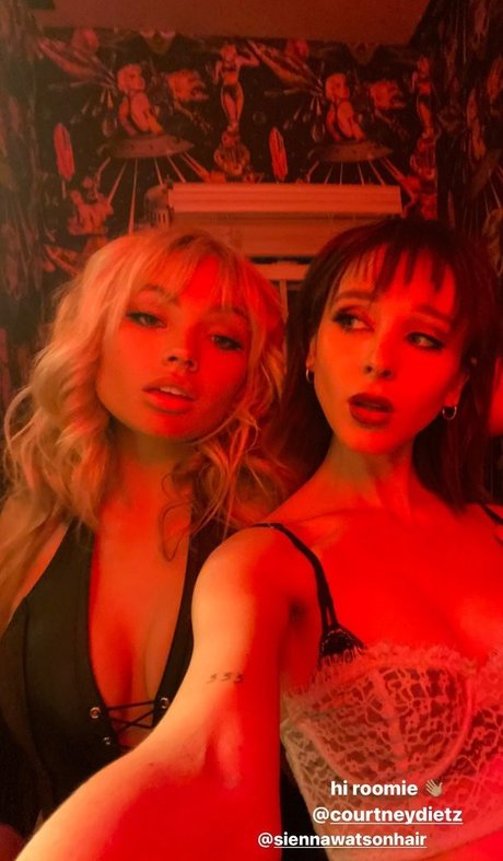 熟女メガネOnlyFans 無料ヌード 写真