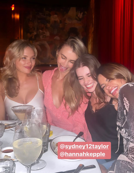 ぽっちゃり 主観視点 OnlyFans アートヌード 写真