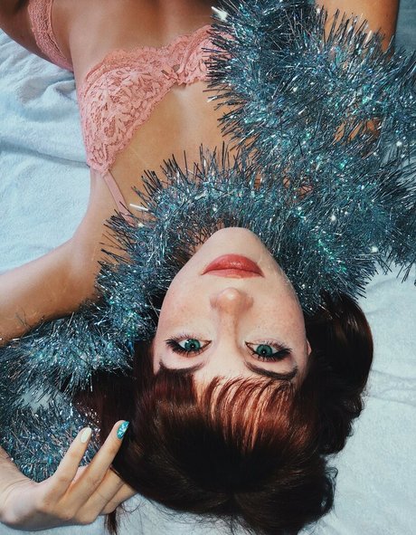 巨乳で曲線美のOnlyFans 無料ポルノ 写真