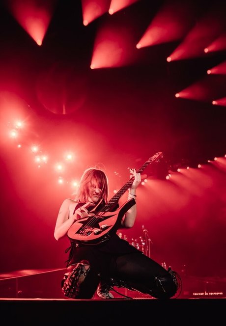 Victoria De Angelis ポルノスター 無料 写真