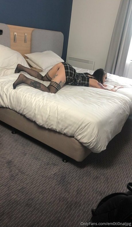 em0ti0naljpg 美しいモデル 写真