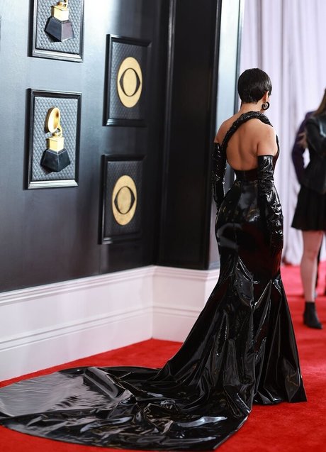 太めのブロンドオンリーファンズ 無料アダルト 写真