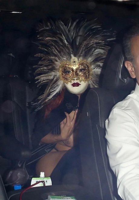 巨乳ブルネットオンリーファンズ 美しい裸 画像