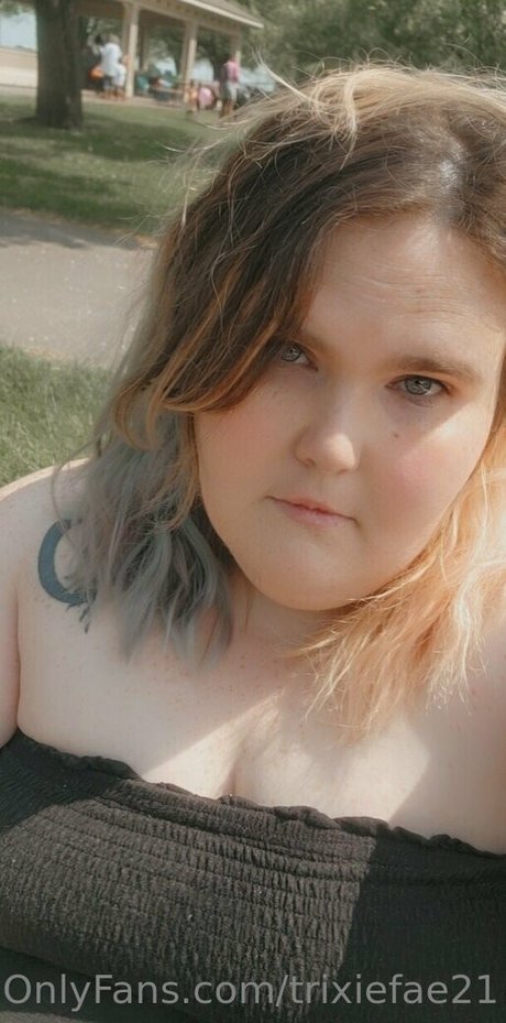 trixiefae21 トップ女優 画像