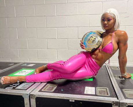 ゲイランジェリーOnlyFans 無料セクシー 写真