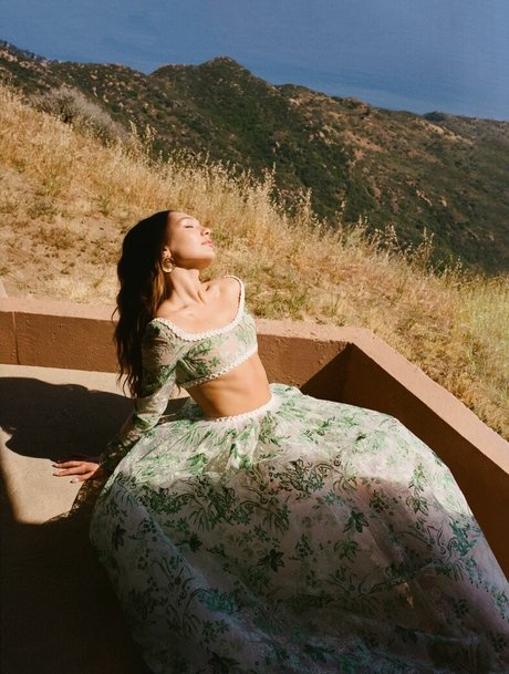 ティーン乱交OnlyFans 美しい 画像