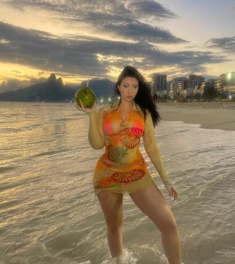 Kali Uchis アダルト女優 ギャラリー