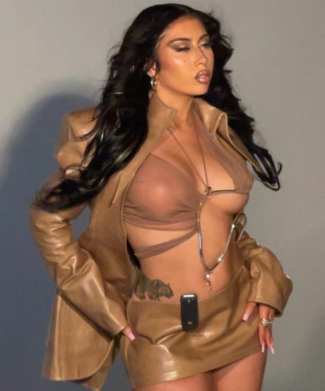 Kali Uchis 素敵なスター 写真