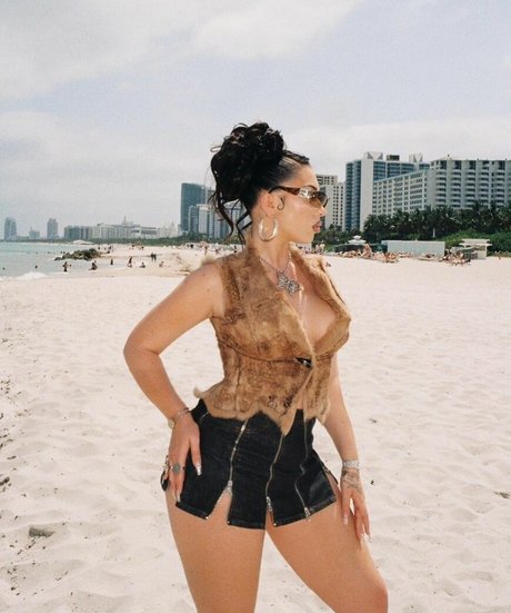 かわいいティーンのオンリーファンズ 可愛い 写真