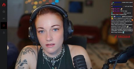 かわいいティーンのオンリーファンズ HD 写真