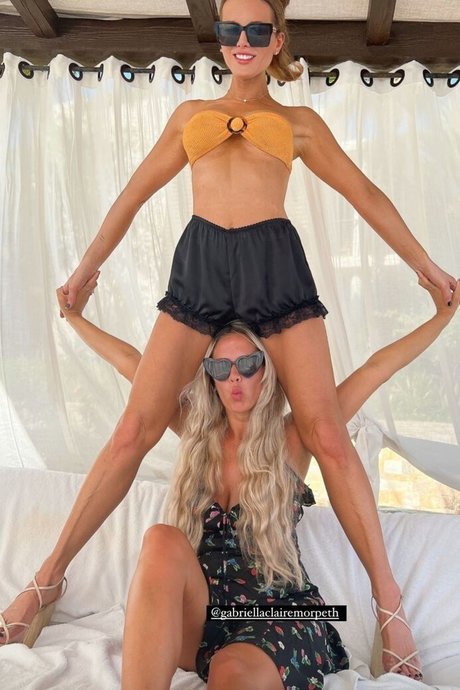 曲線美のラテン系オンリーファンズ 無料ポルノ 写真