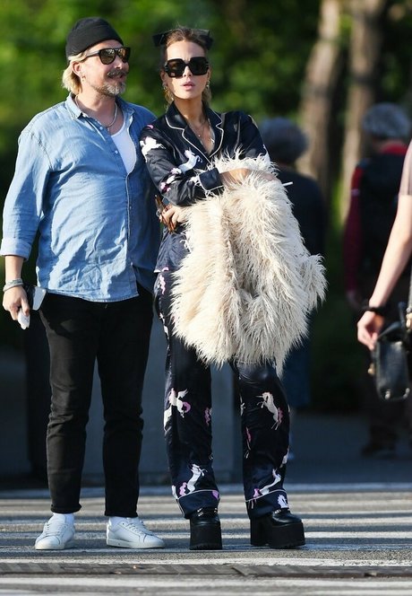 曲線美のランジェリーOnlyFans 無料裸 画像