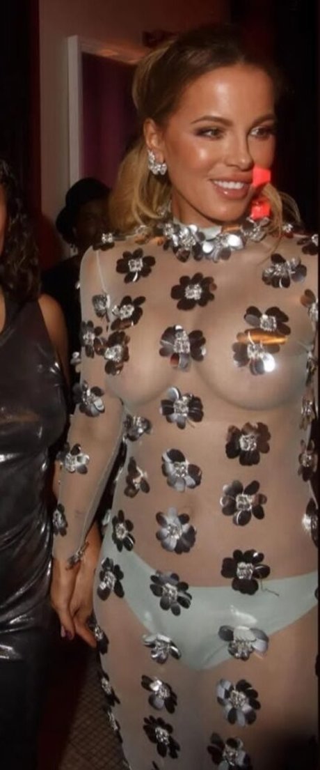 ブラックマジックオンリーファンズ ホット裸 写真