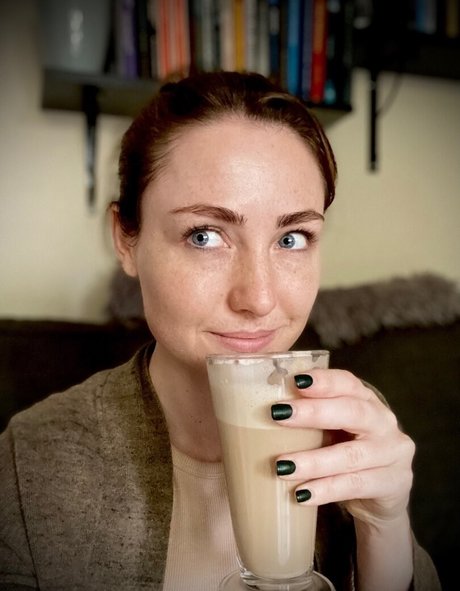 ぽっちゃりファックOnlyFans アダルト無料 画像