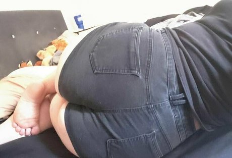 背が高くて巨乳のOnlyFans ホット 写真