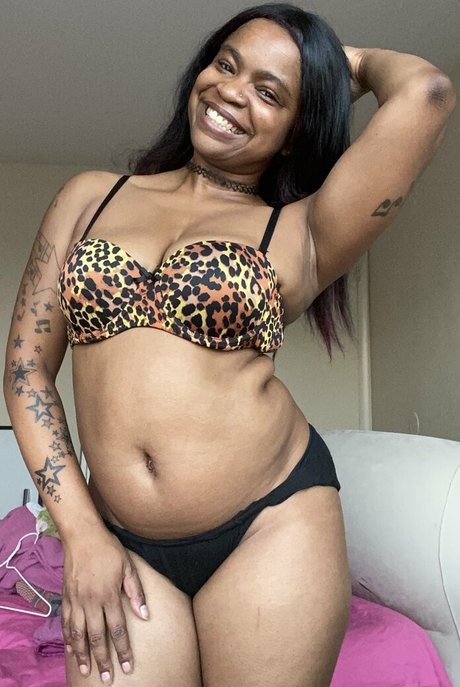 黒人ママオンリーファンズ パーフェクト 写真