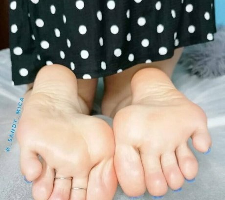 sandy small feet アダルトスター 写真