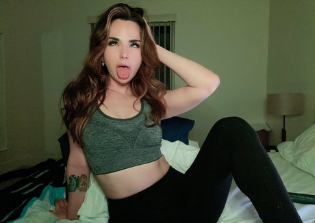 avianaviolet ポルノスター ヌード 写真