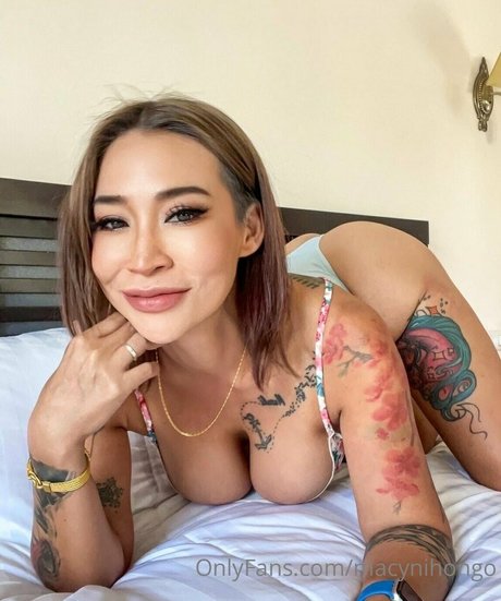 ボールズオンリーファンズ セクシーヌード 写真