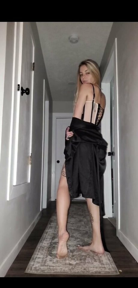 unalome ポルノスター エロティック 写真