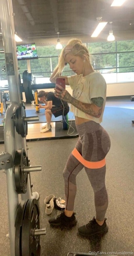 unalome ポルノスター 写真