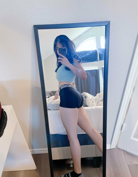 ママの足OnlyFans アートポルノ 画像