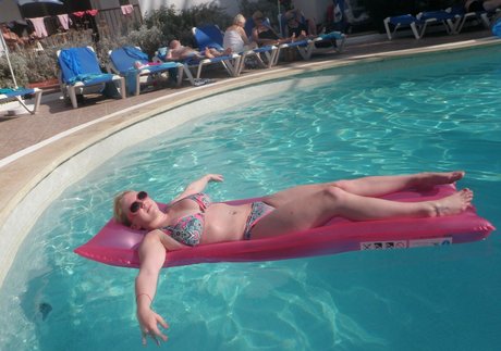 金髪レズビアンオンリーファンズ ホットセックス 写真