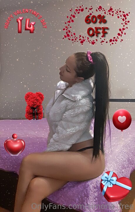 simona free エロティックなスター 写真