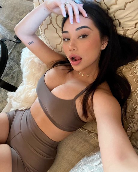 背が高くて巨乳のOnlyFans ホットxxx ギャラリー