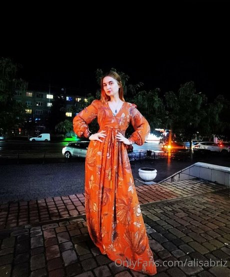 alisabriz かわいいモデル 写真