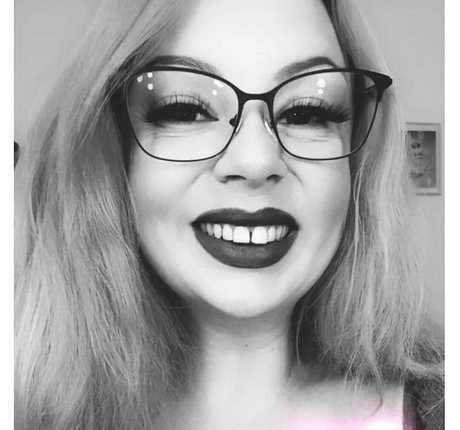 ノーパンOnlyFans 可愛い 写真