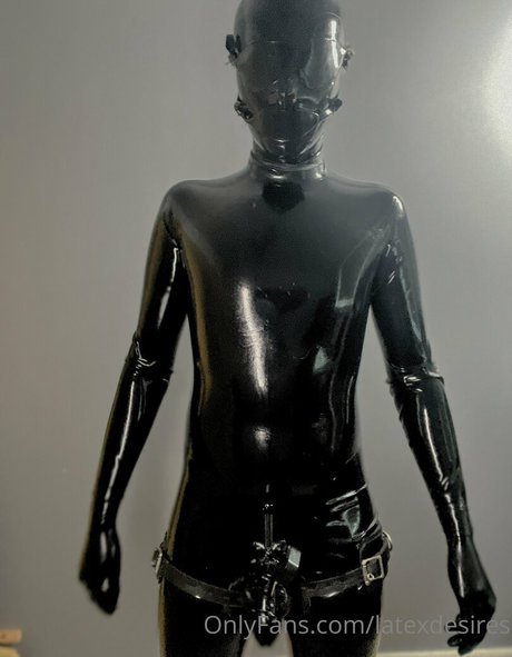 latexdesires アダルトスター 写真
