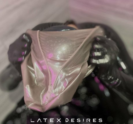 latexdesires セクシーなポルノスター アーカイブ