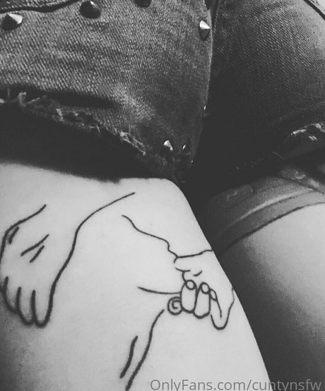 若いアジア人オンリーファンズ 裸 画像