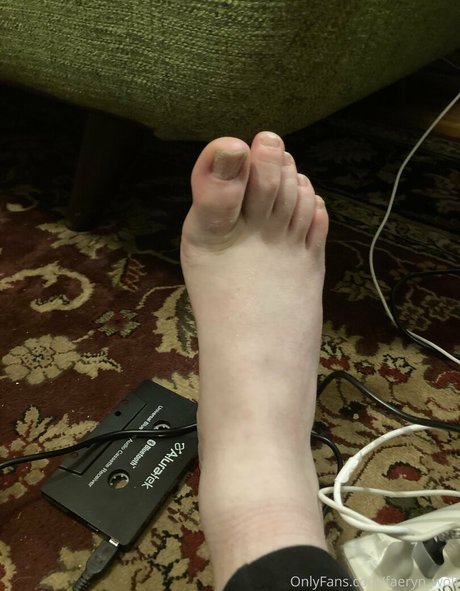 faeryn wolf 高品質モデル 写真