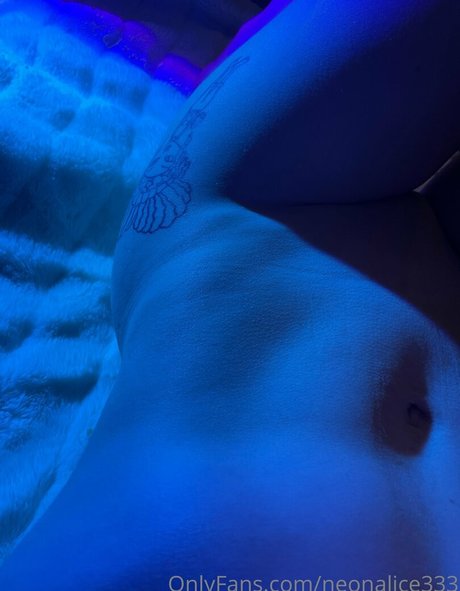 neonalice333 アートモデル 写真