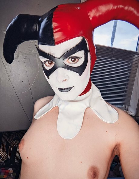 ジンジャートゥインクオンリーファンズ xxx 画像