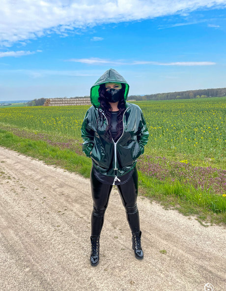 大きなお尻と巨乳のオンリーファンズ 無料ポルノ 画像