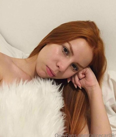 巨大なチンポを持つシーメールオンリーファンズ セクシーヌード ギャラリー