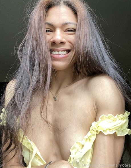 ルビーオンリーファン エロチック 写真