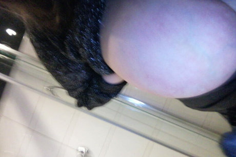 19歳のOnlyFans エロチック 画像